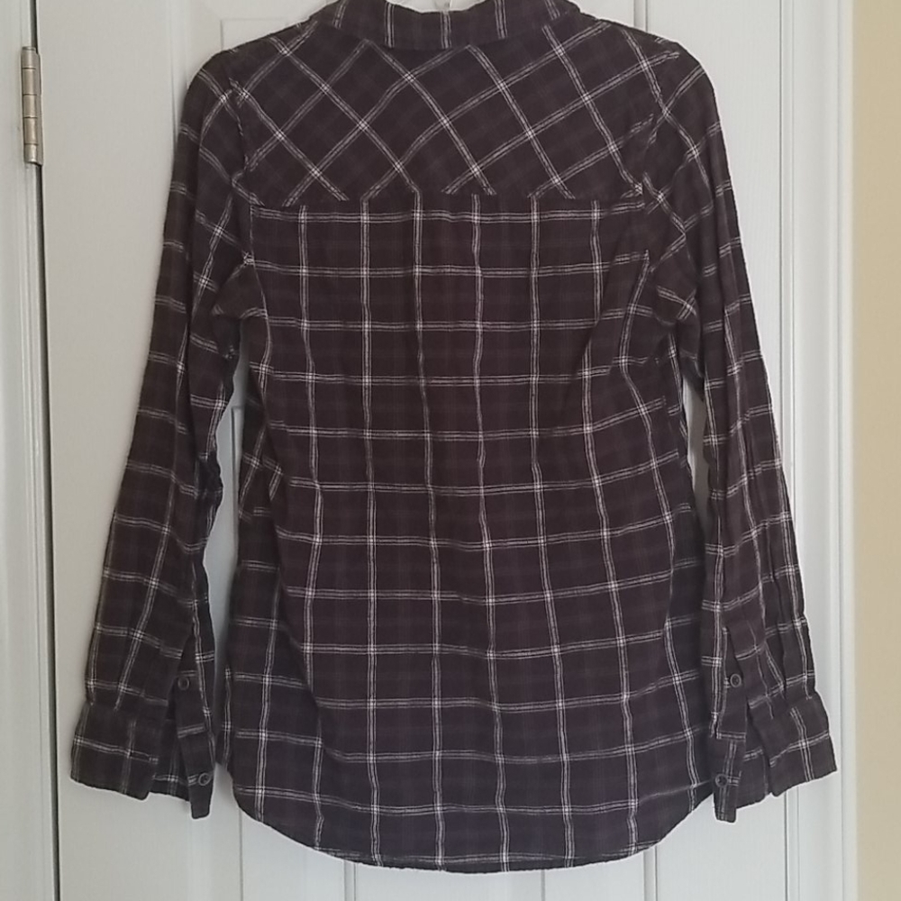 Button up - Picture 3 of 3